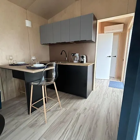 Tiny House Salon Cuisine By Extiny