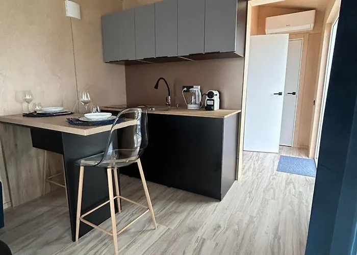 Tiny House Salon Cuisine By Extiny